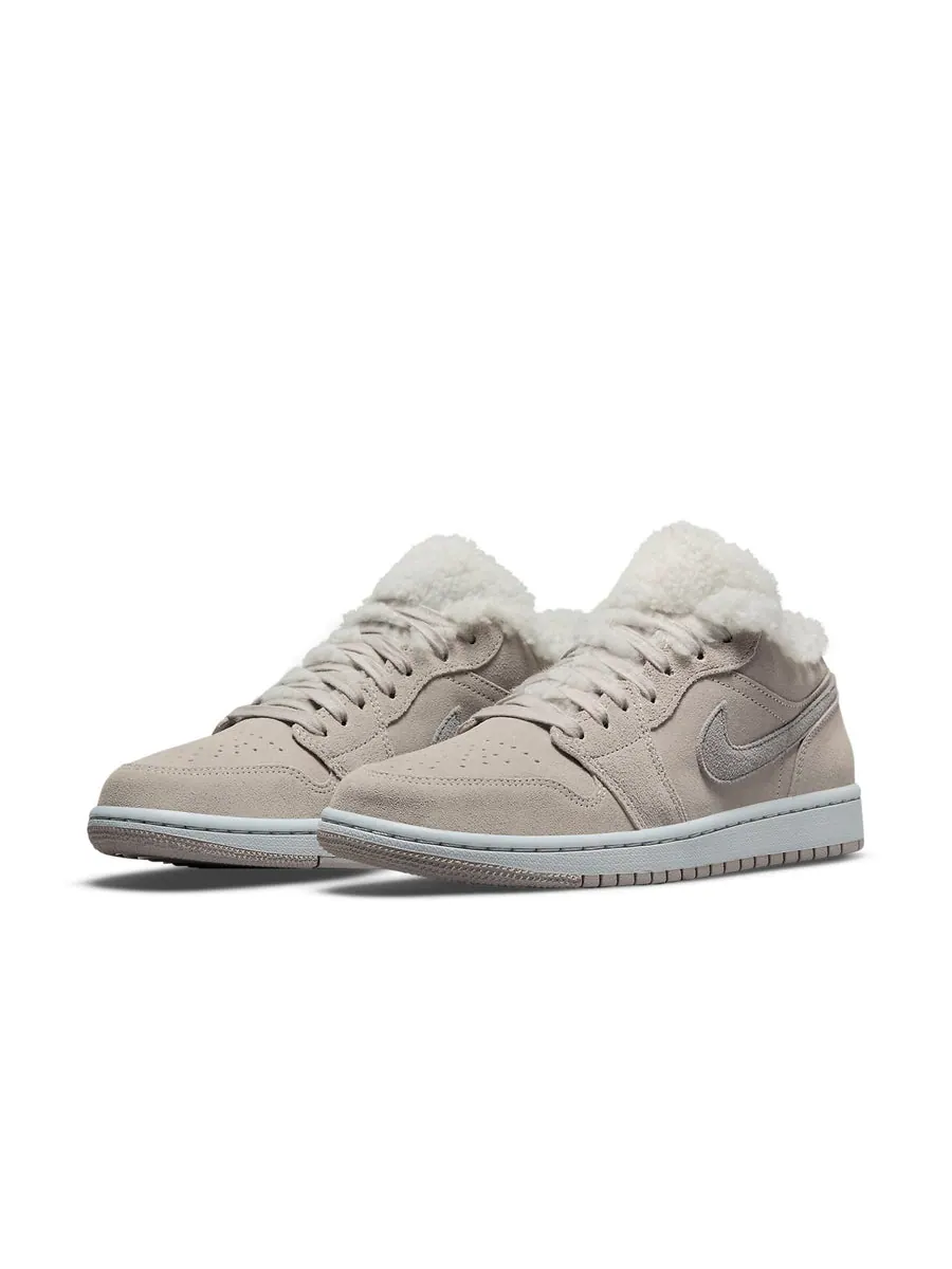 Кроссовки (WMNS) Air Jordan 1 Low SE 'Sherpa Fleece' — изображение 3 из 6, серый