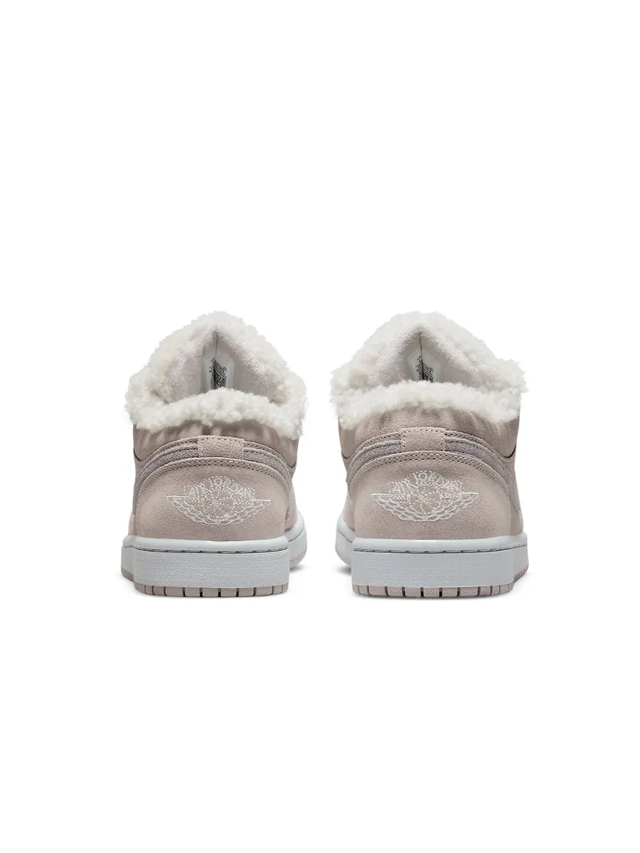 Кроссовки (WMNS) Air Jordan 1 Low SE 'Sherpa Fleece' — изображение 5 из 6, серый
