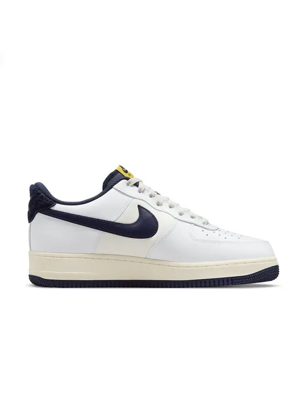 Кроссовки air force 1 '07 lv8 'varsity jacket - michigan' Nike — изображение 2 из 4, белый/синий/желтый