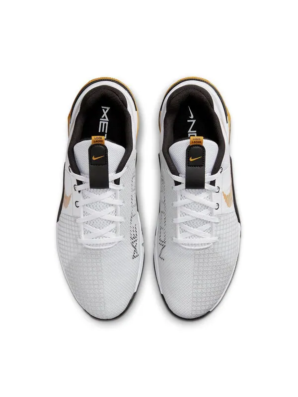 Кроссовки меткон 8 Nike — изображение 4 из 4, белый/золотистый/черный