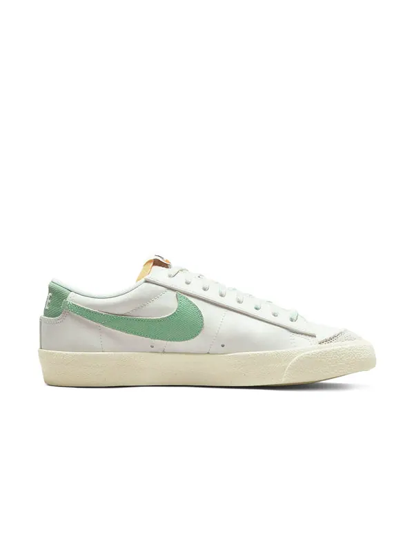 Кроссовки blazer low '77 premium 'certified fresh' Nike — изображение 2 из 4, белый/зеленый