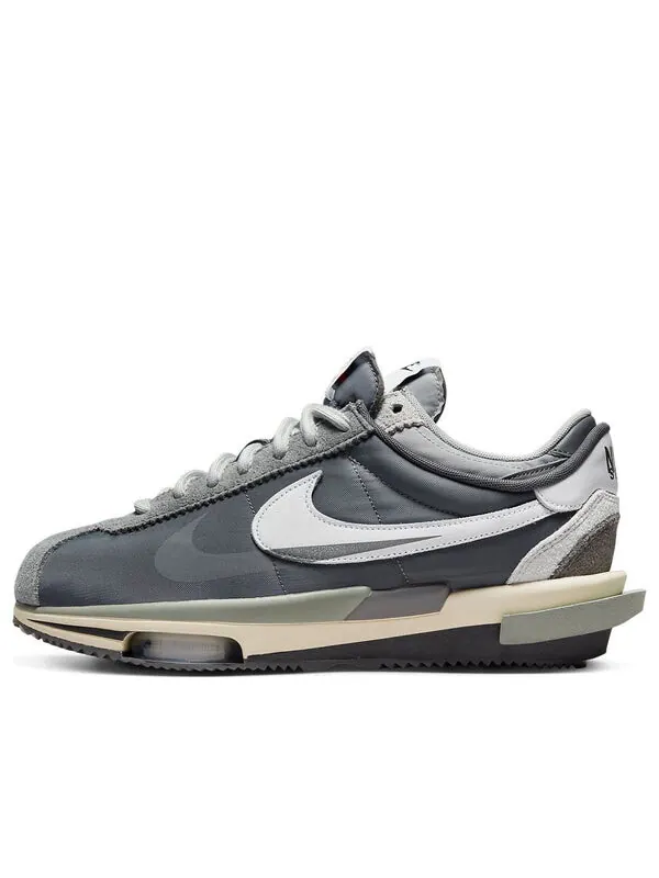 Кроссовки x sacai Zoom Cortez SP Nike — изображение 1 из 4, серый/белый