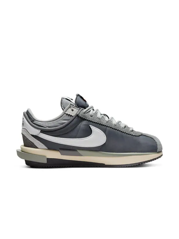 Кроссовки x sacai Zoom Cortez SP Nike — изображение 2 из 4, серый/белый