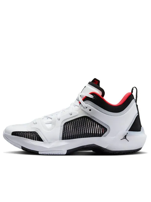 Кроссовки 37 низкие Air Jordan — изображение 1 из 4, белый