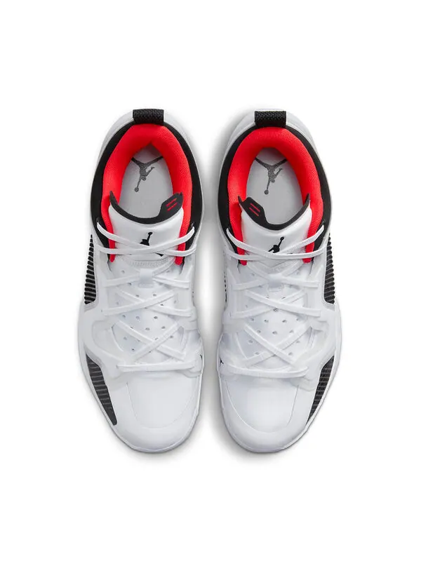 Кроссовки 37 низкие Air Jordan — изображение 4 из 4, белый