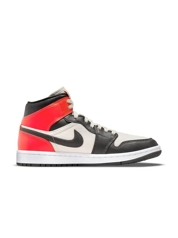 Кроссовки 1 средний размер Air Jordan — изображение 2 из 4