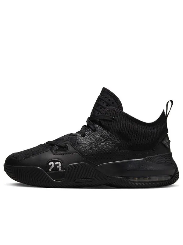 Кроссовки остаются верными 2 Air Jordan — изображение 1 из 4