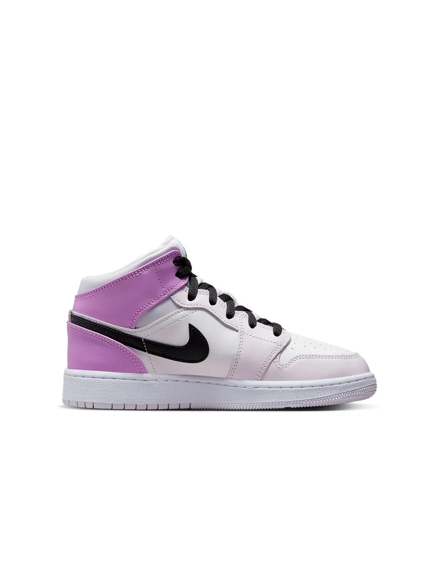 Кроссовки (GS) Air Jordan 1 Mid 'Barely Grape' — изображение 2 из 6, фиолетовый