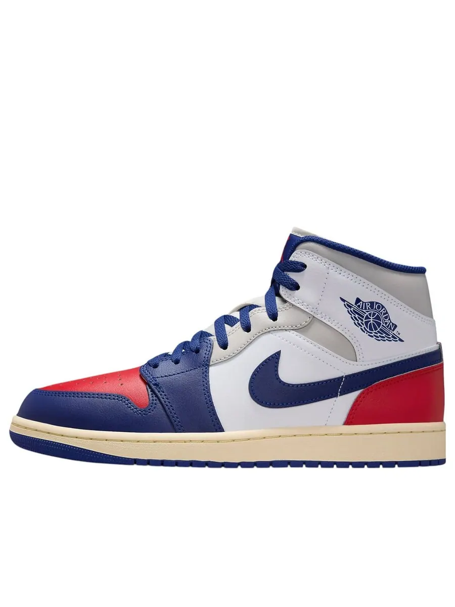 Кроссовки Air Jordan 1 Mid Rare Air 'Deep Royal Blue Fire Red' — изображение 1 из 1, синий