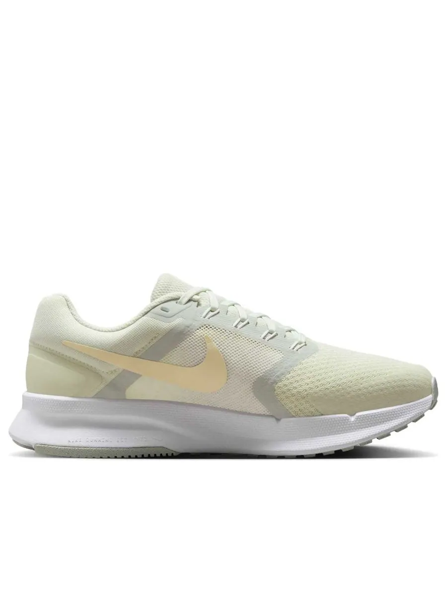 Кроссовки (WMNS) Nike Run Swift 3 'Light Green Yellow' — изображение 2 из 6, зеленый