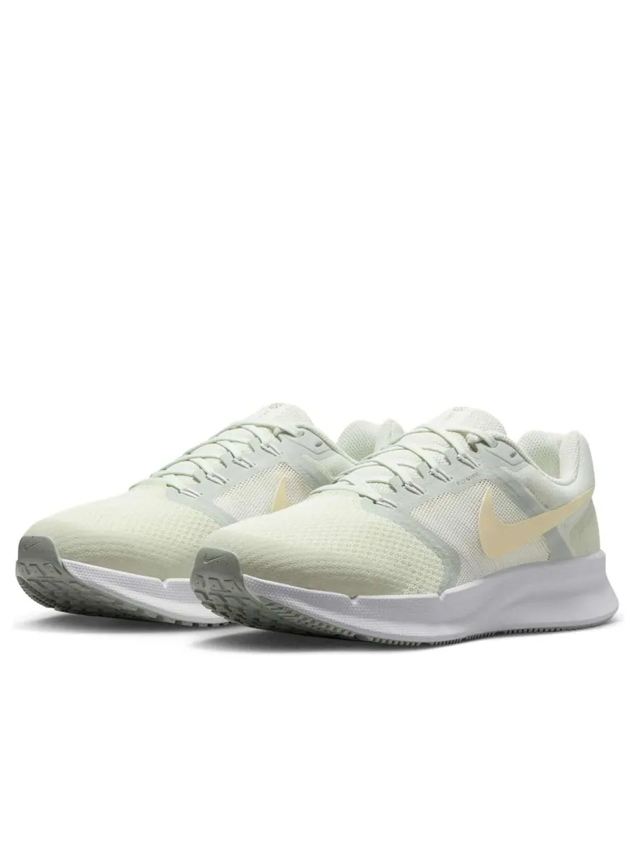Кроссовки (WMNS) Nike Run Swift 3 'Light Green Yellow' — изображение 3 из 6, зеленый