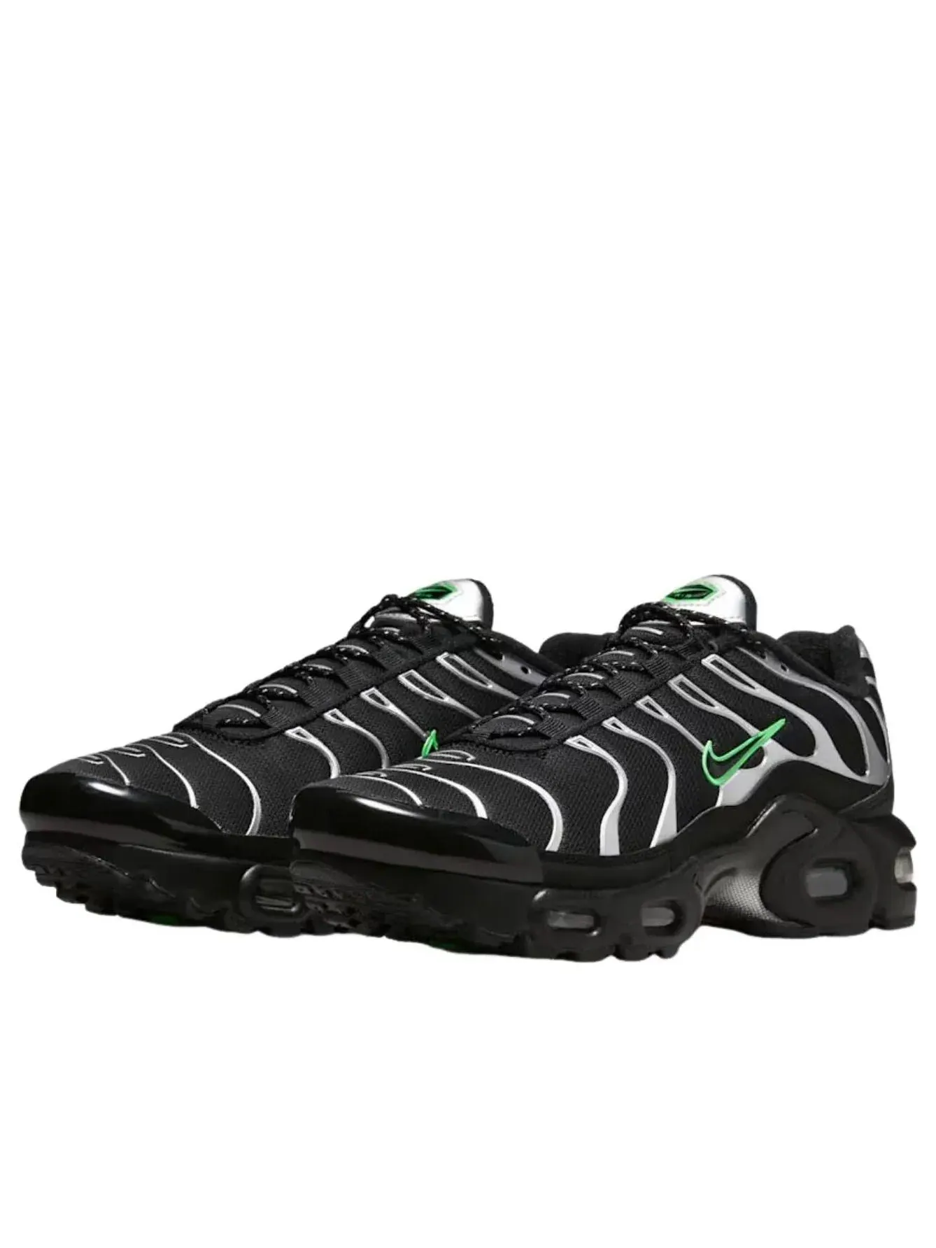 Кроссовки (GS) Nike Air Max Plus 'Black Green Strike Metallic Silver' — изображение 2 из 6, черный