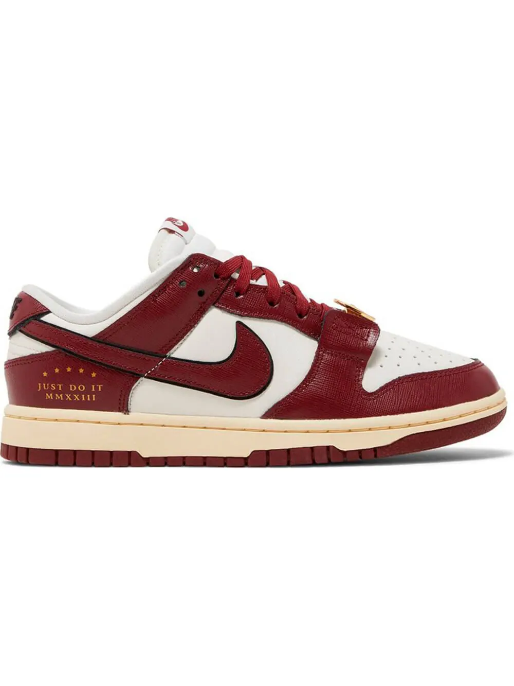 Кроссовки Wmns Dunk Low SE 'Sisterhood - Team Red' — изображение 2 из 5, красный