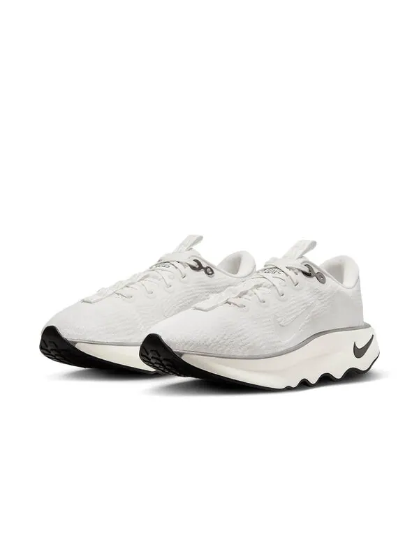 Кроссовки мотива премиум Nike — изображение 3 из 4, белый