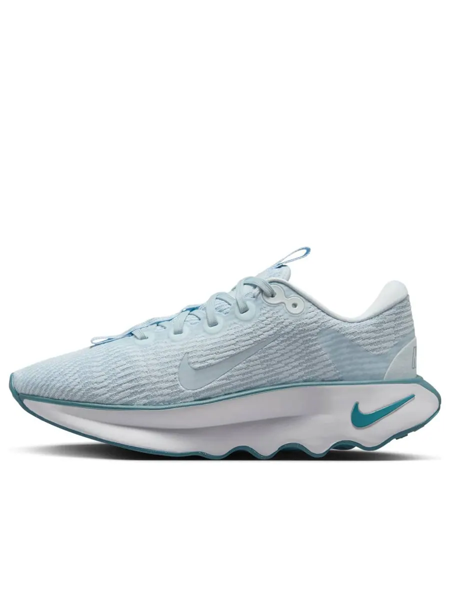 Кроссовки (WMNS) Nike Motiva 'Blue Tint Light Armory Blue Smokey Blue' — изображение 1 из 6, синий