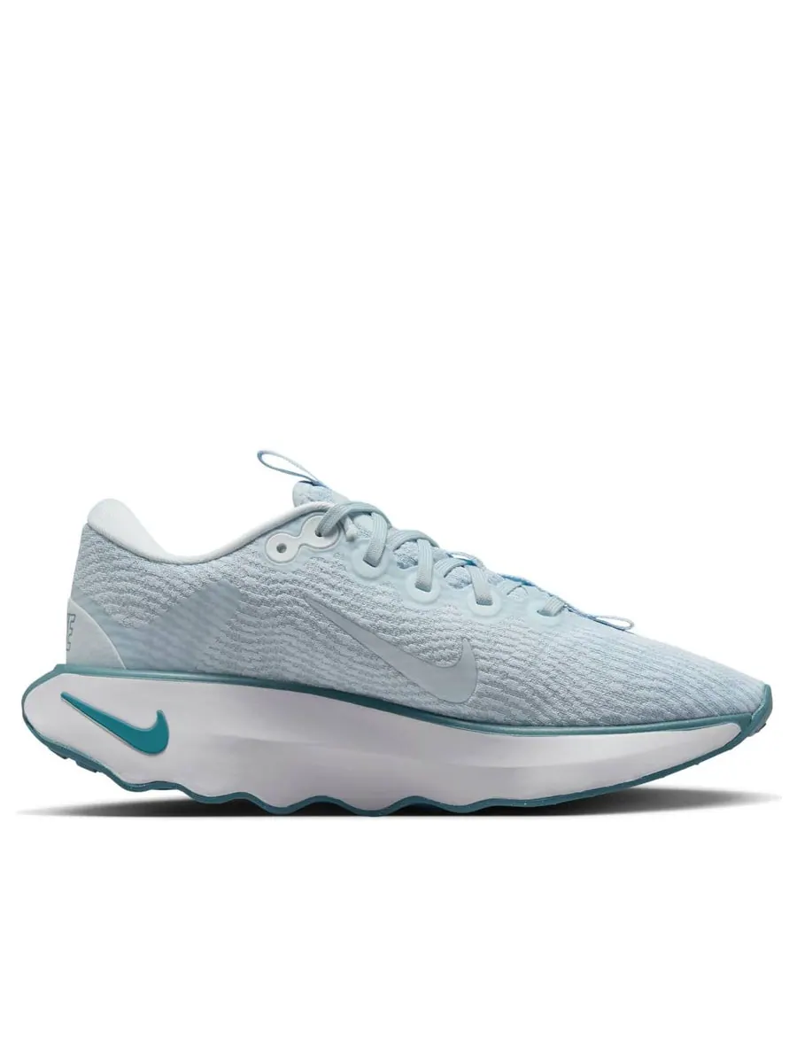 Кроссовки (WMNS) Nike Motiva 'Blue Tint Light Armory Blue Smokey Blue' — изображение 2 из 6, синий