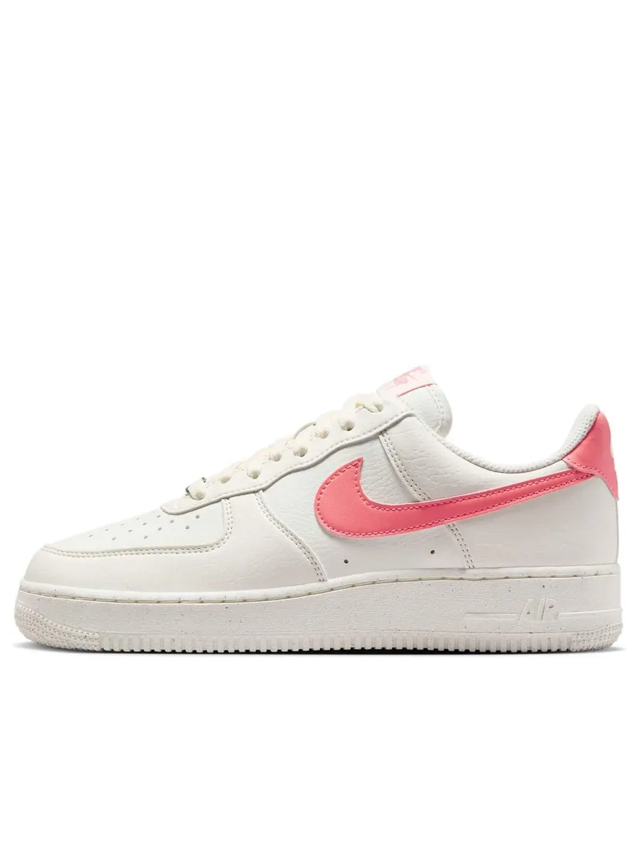 Кроссовки (WMNS) Nike Air Force 1 '07 Next Nature 'Sail Hot Lava' — изображение 1 из 6, бежевый