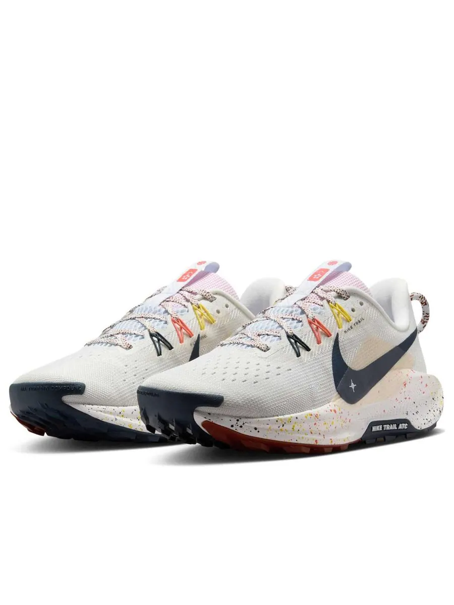 Кроссовки (WMNS) Nike React Pegasus Trail 5 'Summit White Football Grey Pink Foam Armory Navy' — изображение 3 из 6, бежевый