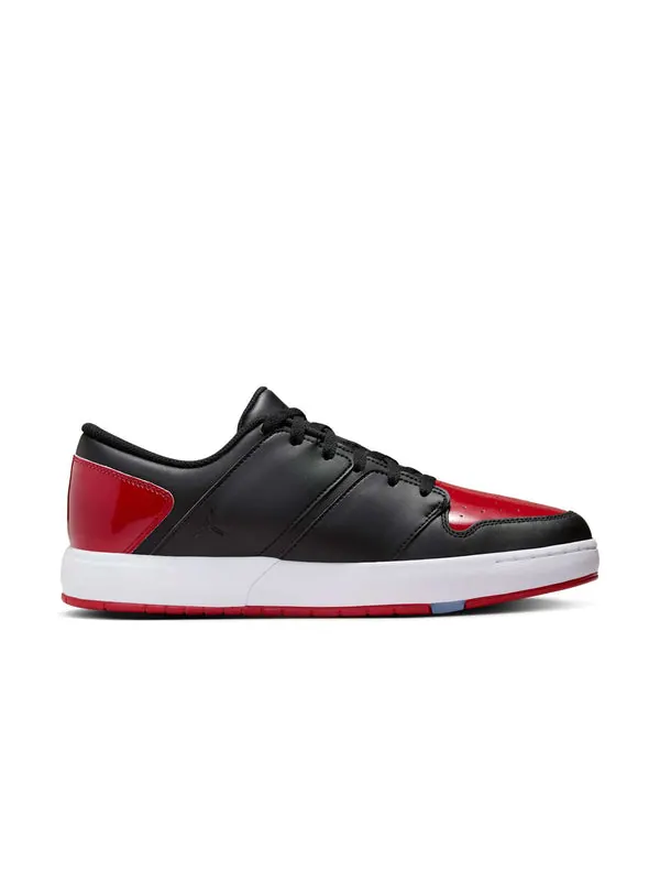Кроссовки nu retro 1 low 'black white varsity red' Air Jordan — изображение 2 из 4, черный/белый/красный