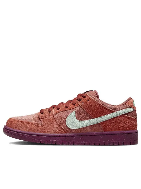Кроссовки Nike SB Dunk Low 'Mystic Red Rosewood' — изображение 1 из 4