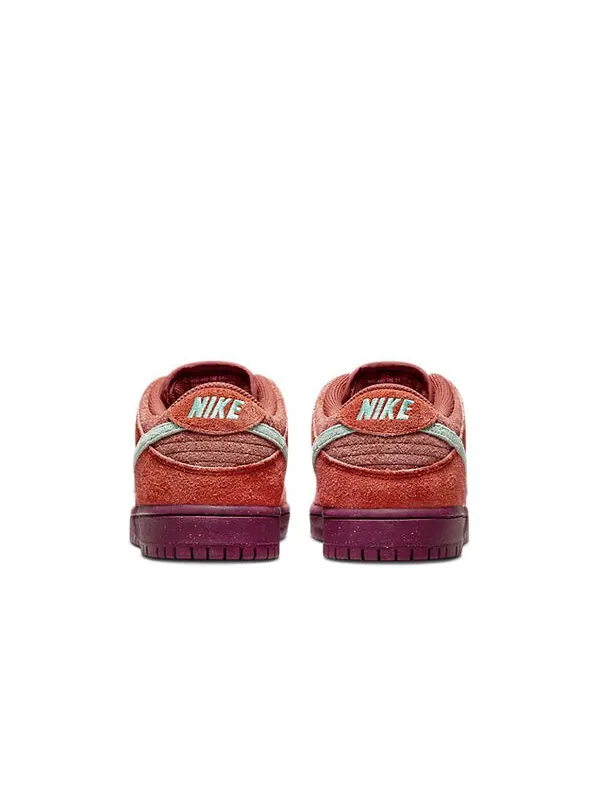 Кроссовки Nike SB Dunk Low 'Mystic Red Rosewood' — изображение 4 из 4