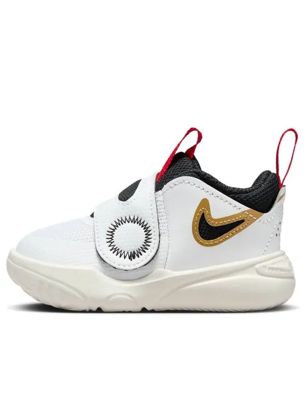 Кроссовки team hustle d 11 'white metallic gold university red black' Nike — изображение 1 из 4