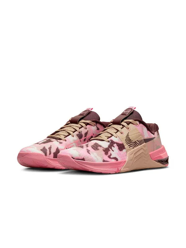 Кроссовки metcon 8 amp 'coral chalk camo' Nike — изображение 3 из 4, серый