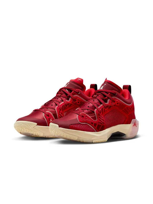 Кроссовки 37 низкие Air Jordan — изображение 3 из 4, красный