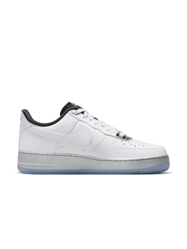 Кроссовки женские Nike Air force 1 кожаные с перфорацией — изображение 2 из 4
