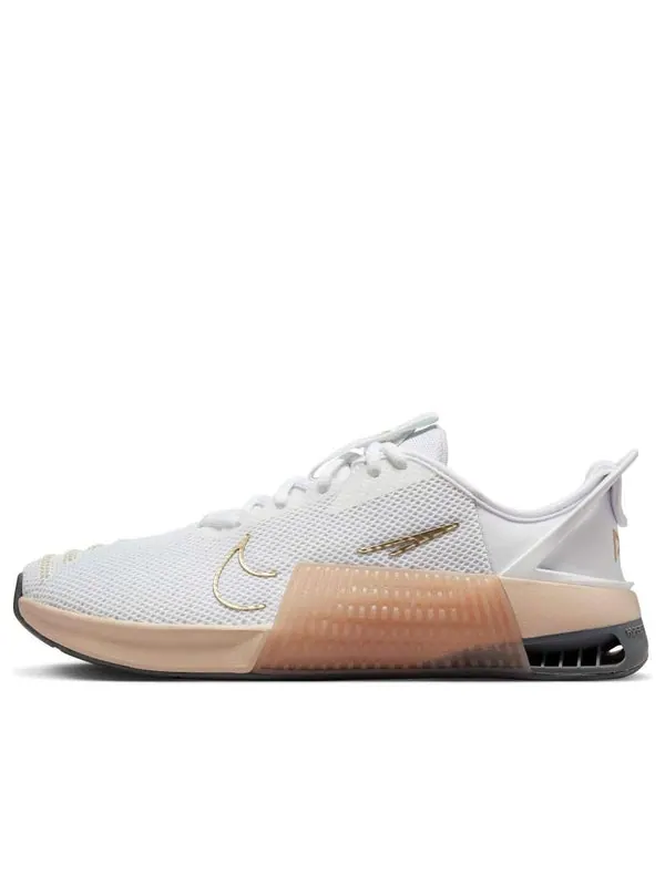Кроссовки metcon 9 easyon 'white metallic gold sanddrift' Nike — изображение 1 из 4