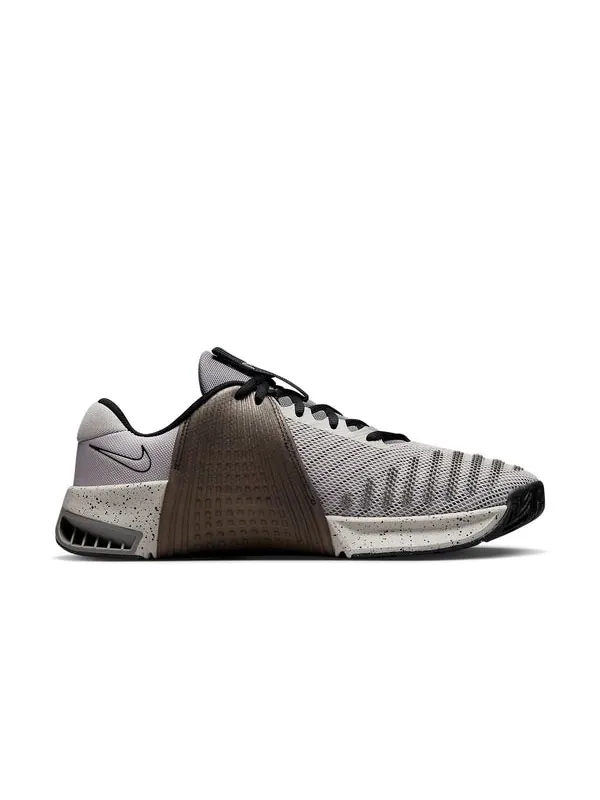 Кроссовки metcon 9 'light iron ore' Nike — изображение 2 из 4, светлый/черный