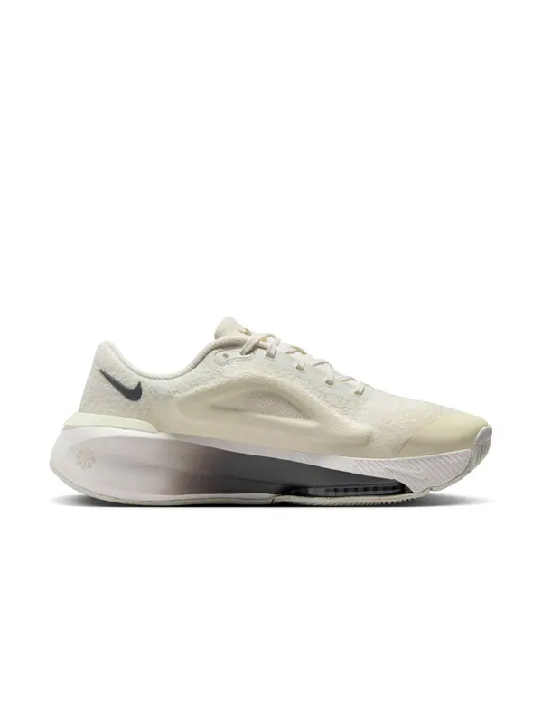 Кроссовки versair ' coconut milk sail gum light brown iron grey' Nike — изображение 2 из 4, светлый коричневый/серый