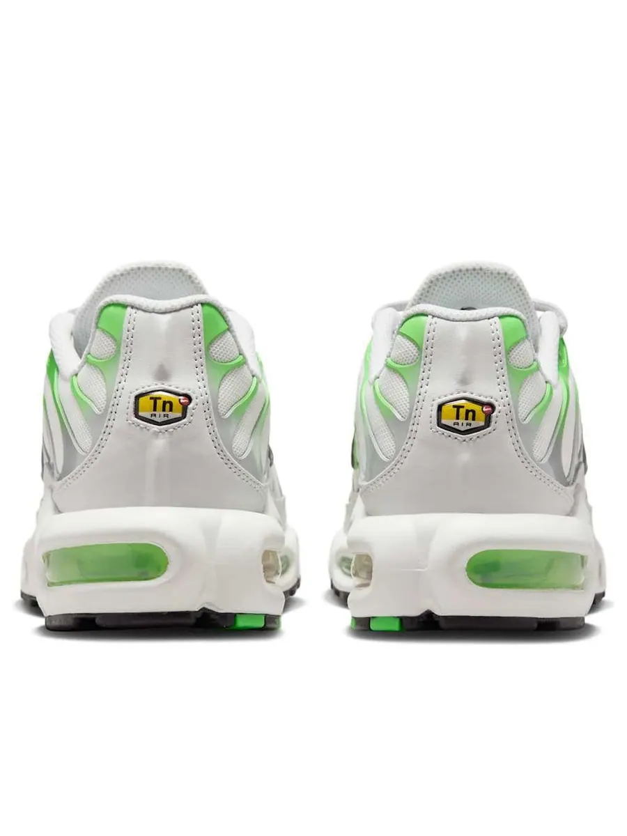 Кроссовки (WMNS) Nike Air Max Plus 'Green Strike' — изображение 5 из 6, серый