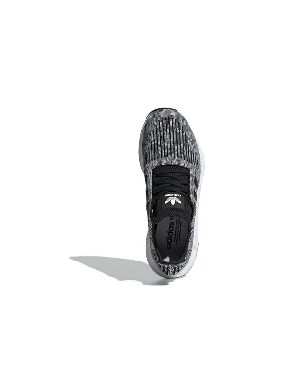 Кроссовки Swift Run Adidas — изображение 3 из 4, серый/белый