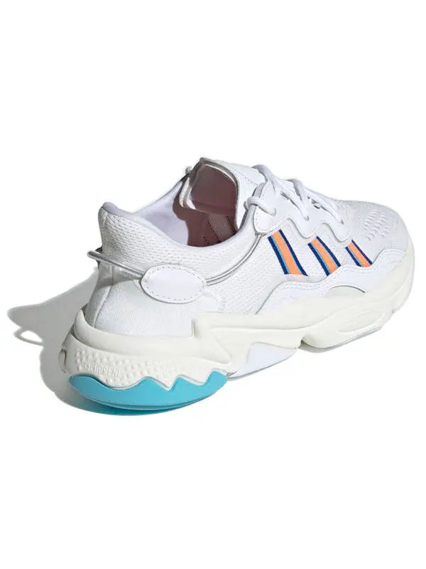 Кроссовки ozweego Adidas — изображение 3 из 4, белый