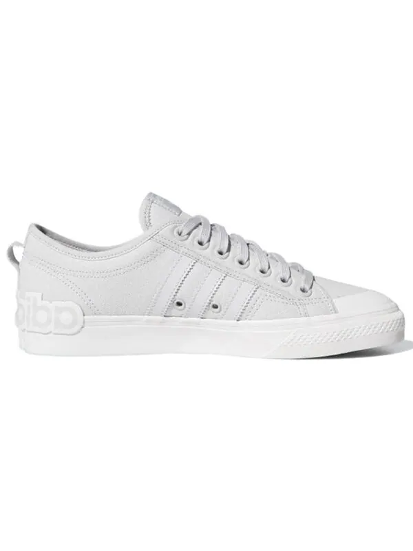 Кроссовки nizza 'oversize heel logo - light solid grey' Adidas — изображение 3 из 4, серый