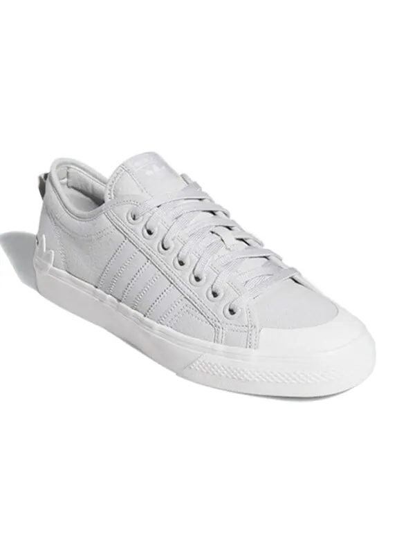 Кроссовки nizza 'oversize heel logo - light solid grey' Adidas — изображение 4 из 4, серый