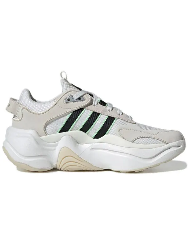 Кроссовки оригиналы magmur runner Adidas — изображение 2 из 4, белый/черный/белый