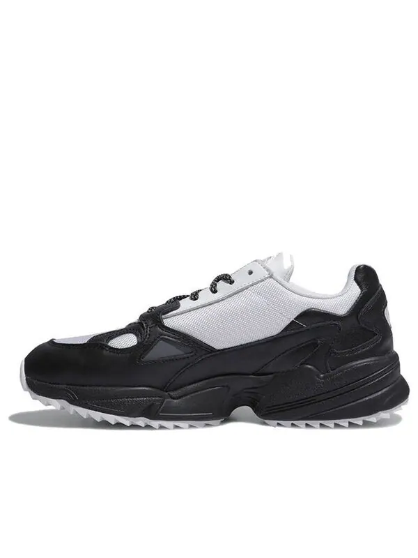 Массивные кроссовки Falcon Trail Adidas — изображение 1 из 4, черный