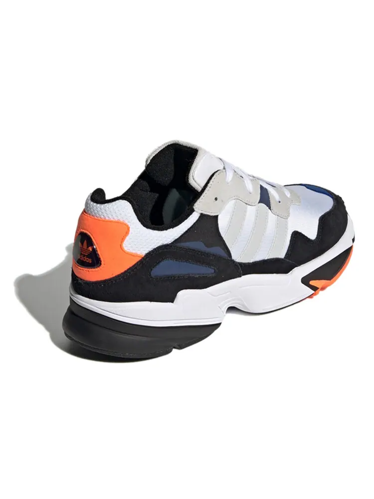 Кроссовки Adidas originals Yung-96 Lifestyle Unisex — изображение 3 из 5, белый