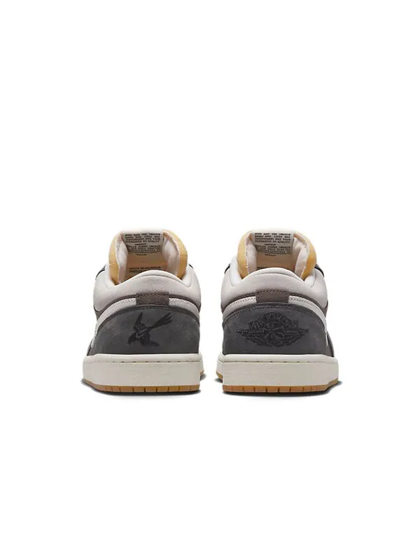 Кроссовки Nike Air Jordan 1 Low 'SNKRS Day Korea' — изображение 4 из 4, белый/серый-коричневый