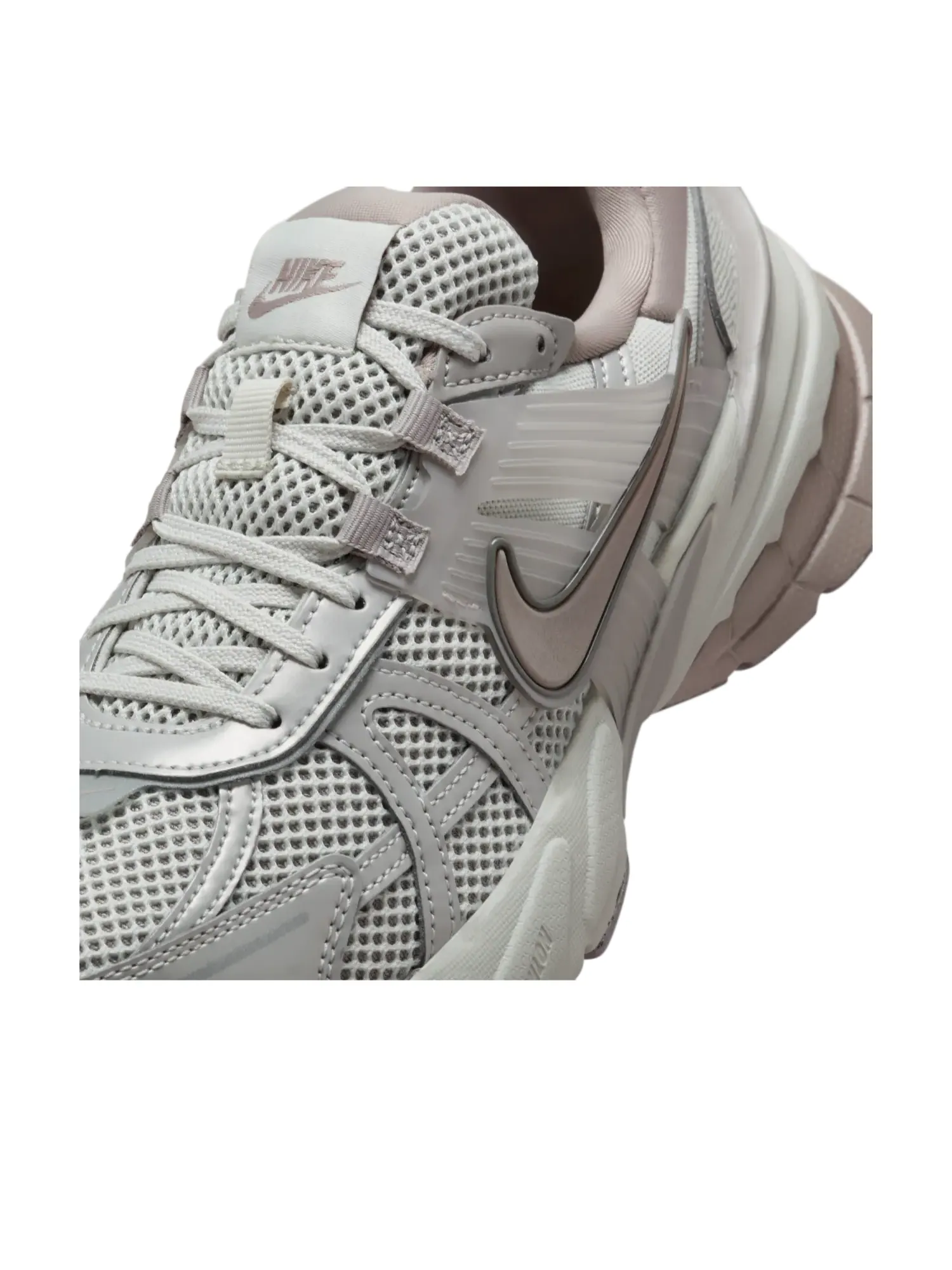 Кроссовки (WMNS) Nike V2K Run 'Light Bone College Grey' — изображение 5 из 7, серый