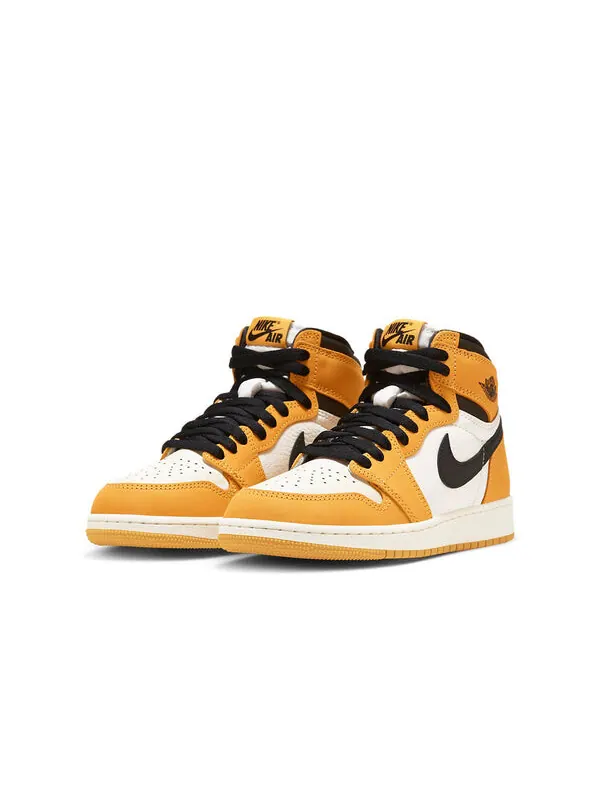 Кроссовки (GS) Air Jordan 1 Retro High OG 'Yellow Ochre' — изображение 3 из 4, желтый/черный