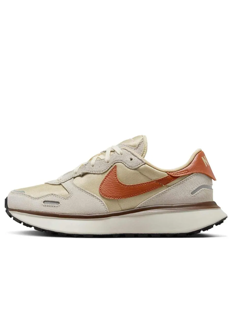 Кроссовки (WMNS) Nike Phoenix Waffle 'Team Gold Coconut Milk' — изображение 1 из 6, бежевый