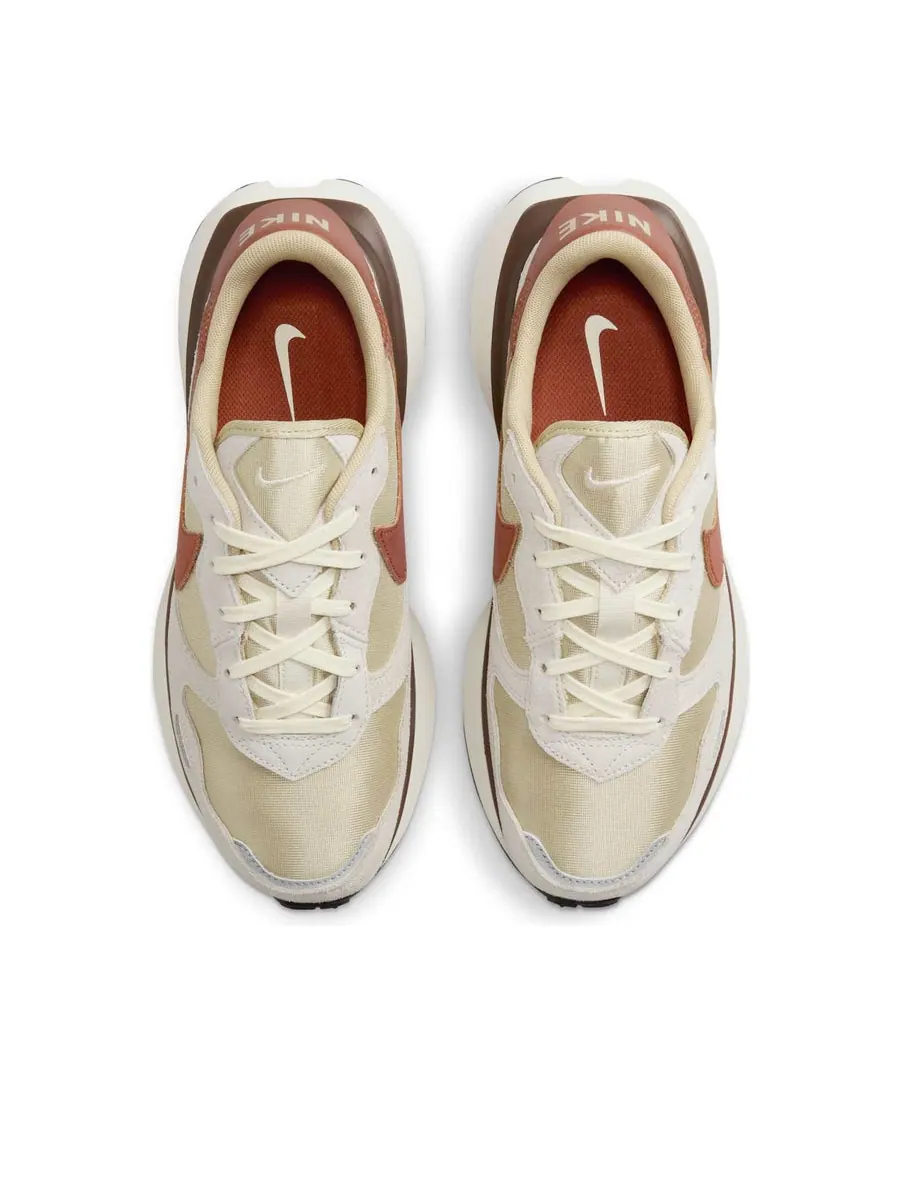 Кроссовки (WMNS) Nike Phoenix Waffle 'Team Gold Coconut Milk' — изображение 4 из 6, бежевый