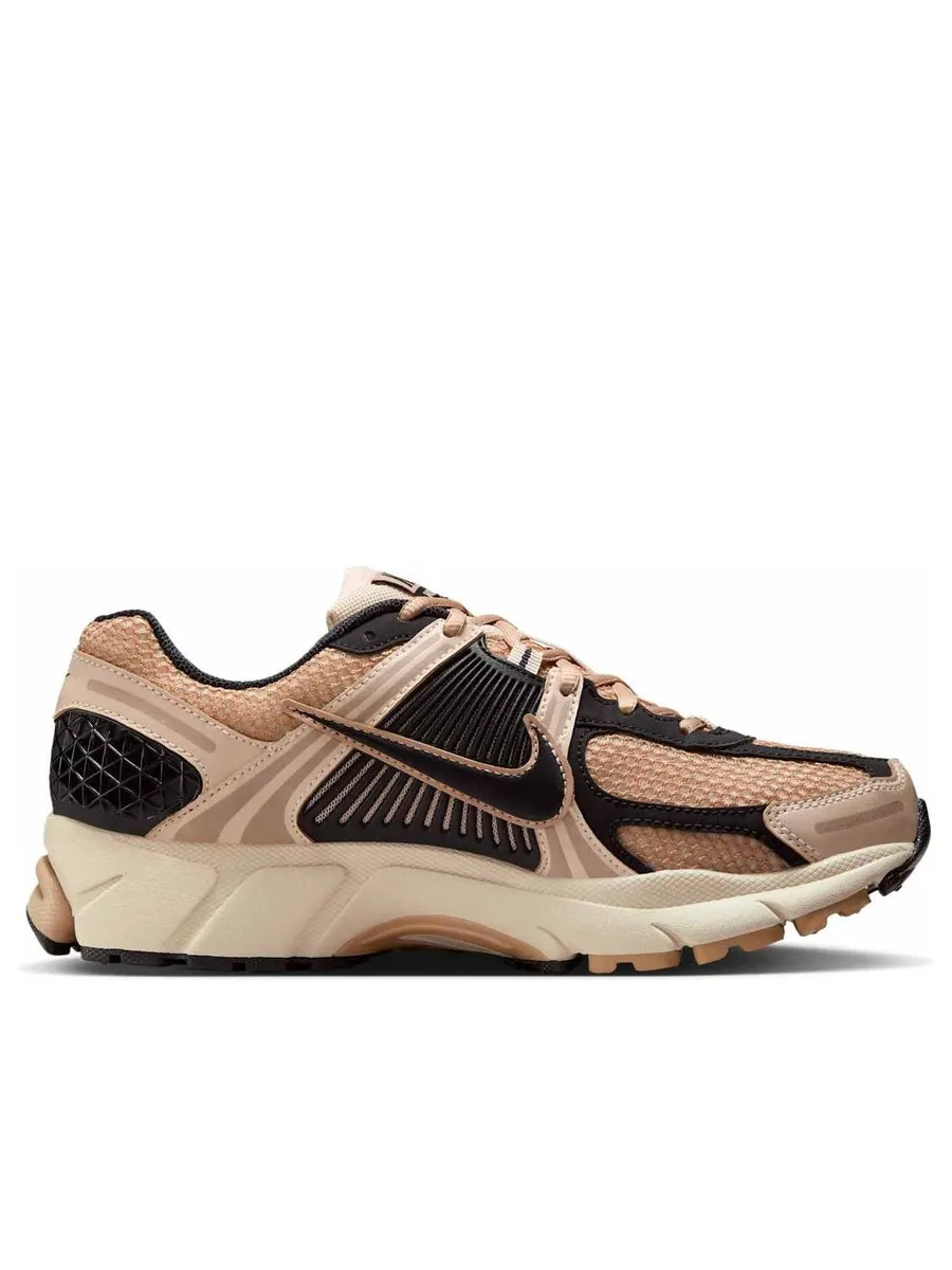 Кроссовки (WMNS) Nike Air Zoom Vomero 5 'Sanddrift' — изображение 2 из 5, бежевый