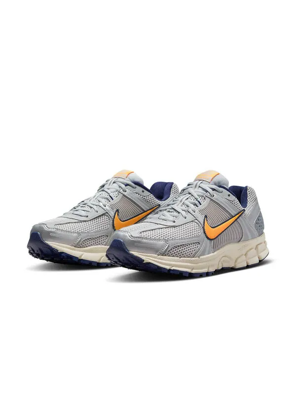 Кроссовки air zoom vomero 5 'pure platinum laser orange' Nike — изображение 2 из 4, платиновый/оранжевый