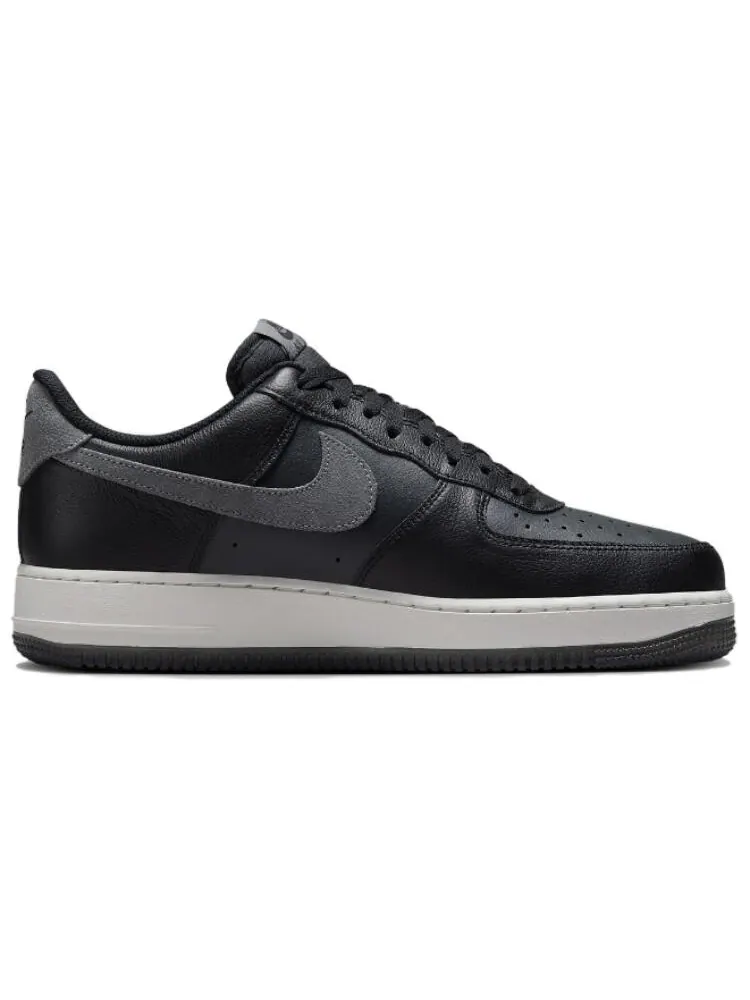 Кроссовки Nike Air Force 1 '07 Smoke Grey — изображение 2 из 6, черный/серый
