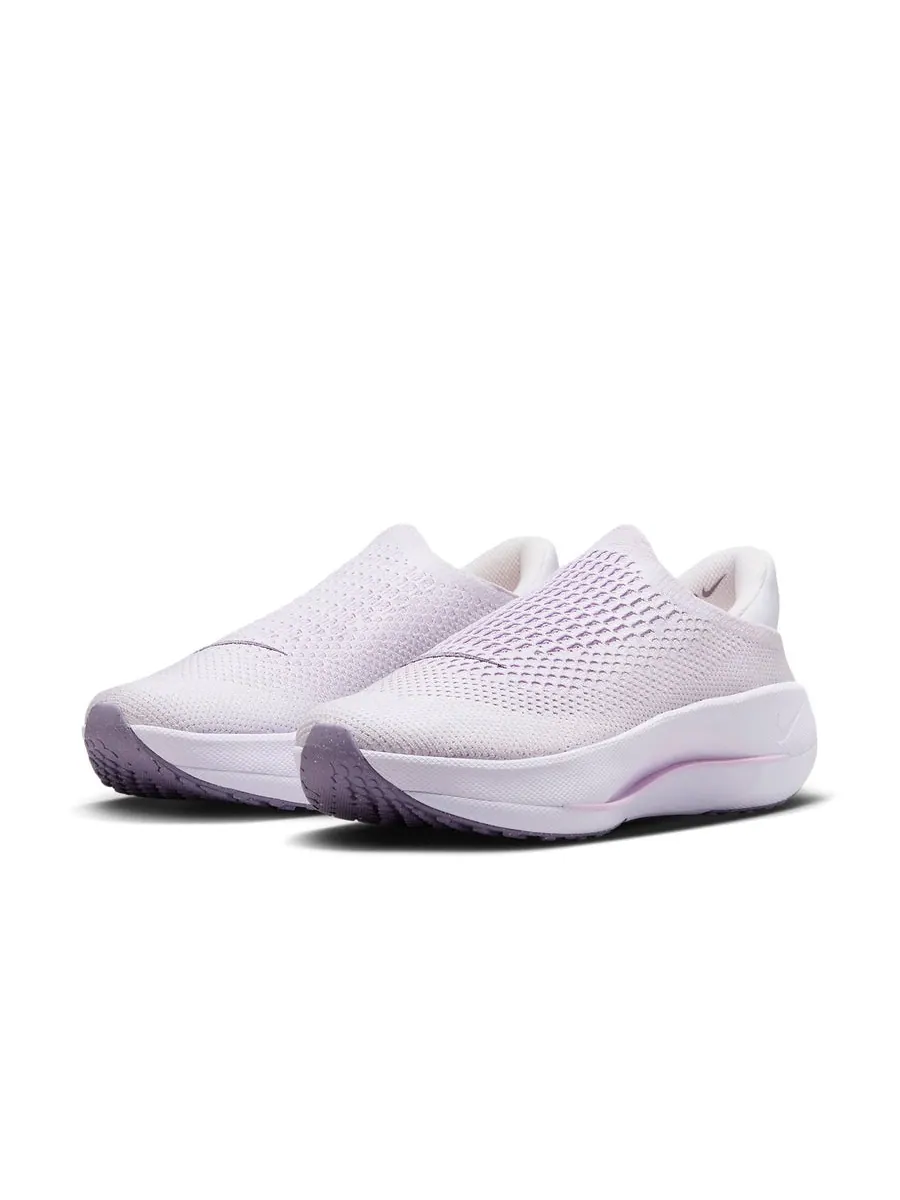 Кроссовки (WMNS) Nike Reina EasyOn 'Barely Grape' — изображение 2 из 5, фиолетовый