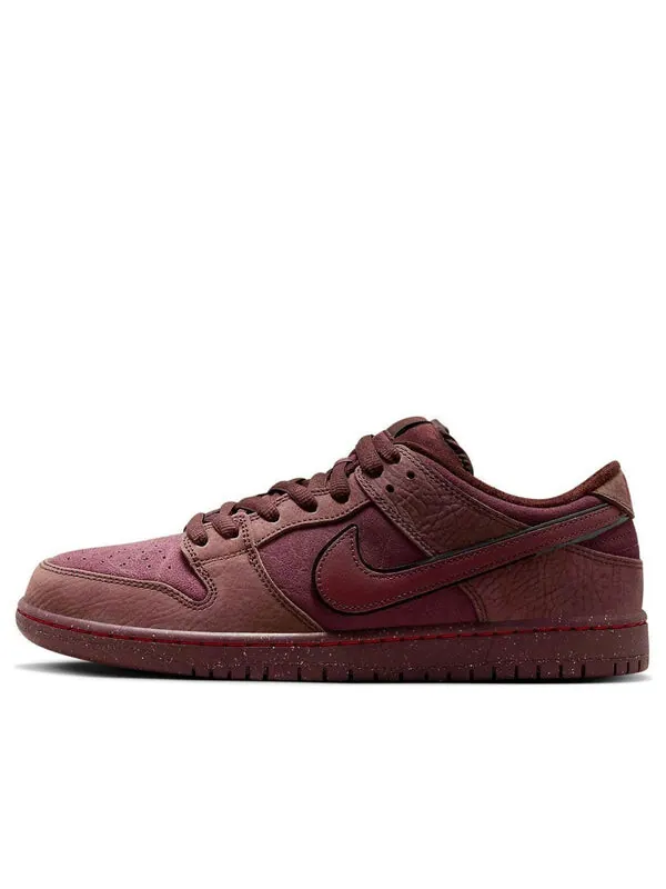 Кроссовки sb dunk low 'city of love - burgundy' Nike — изображение 1 из 4